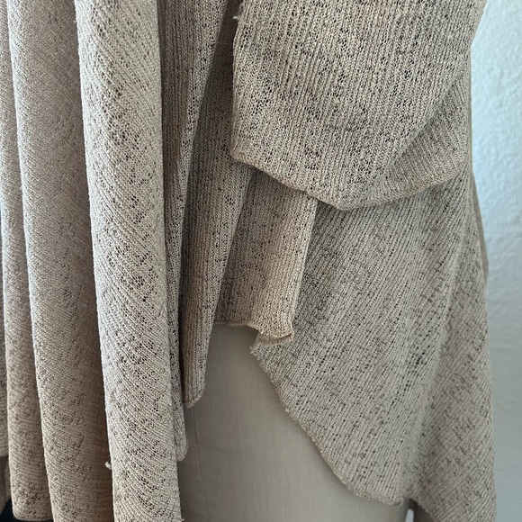 Gimmicks Top - Picture 5 of 6